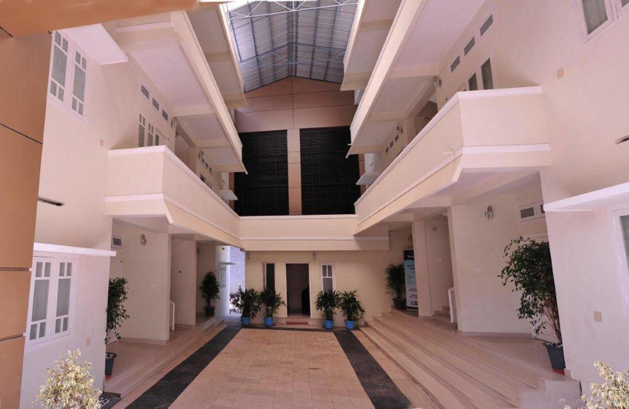 Wayanad Cliff Hotels Apartments Kalpetta Eksteriør billede